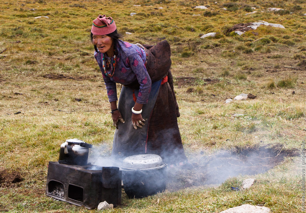 Изредка тибетцы делают чай на улице