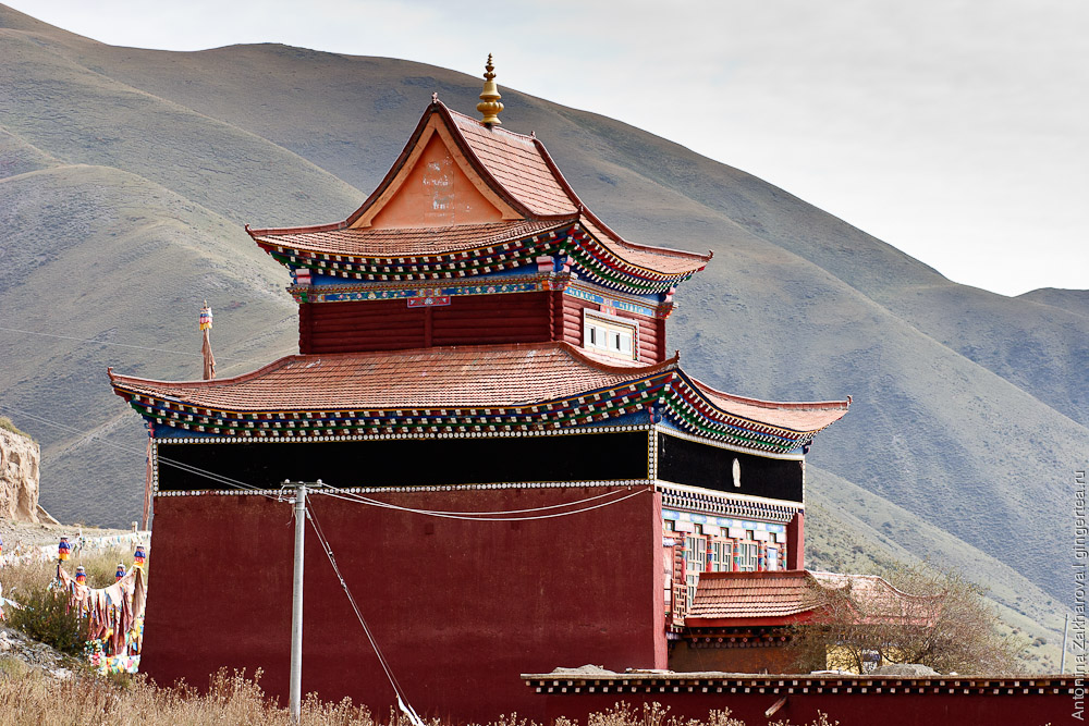 храм в Тибете посвящен Гэсэру