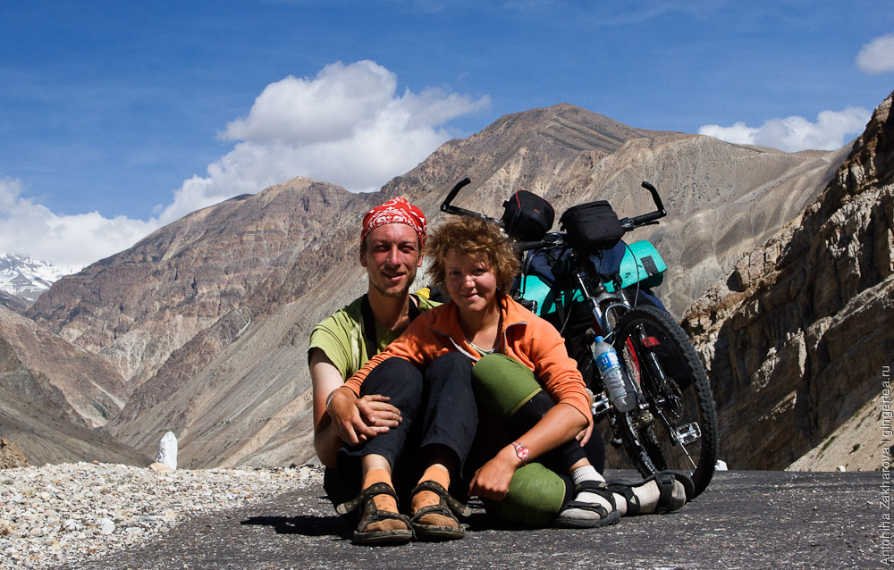 российские велосипедисты Павел Борисов и Антонина Захарова в Индии