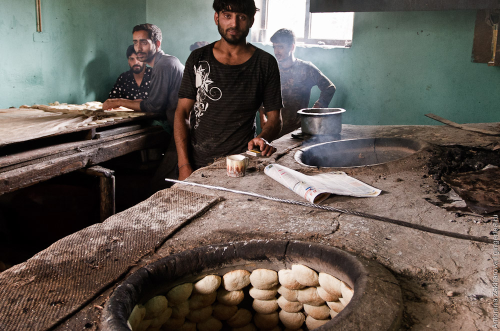 мусульманская пекарня в Каргиле
