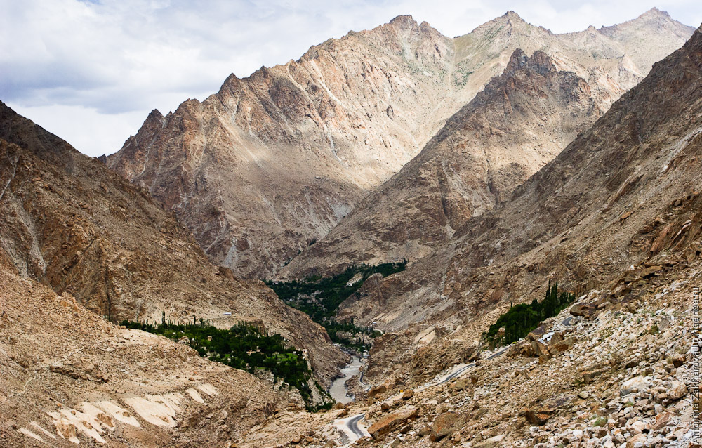 долина Инда рядом с Пакистаном недалеко от села Баталик