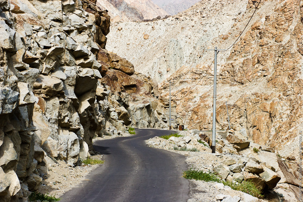 долина Инда в пограничной территории с Пакистаном, по пути в Дха