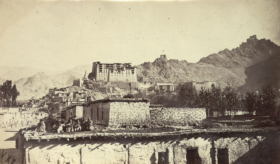 старая фотография базара в Лехе, яркендская миссия в 1873 году