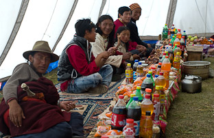 Первая сычуаньская деревня и тибетский праздник. Пешком из Цинхая в Сычуань, часть 4