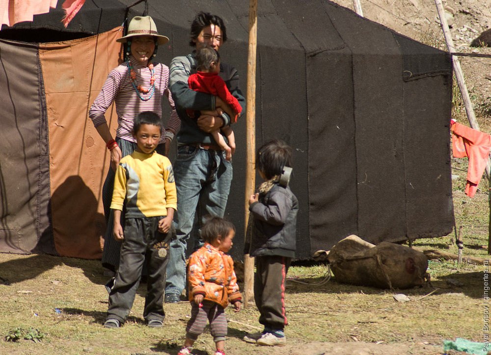 Счастливая тибетская семья