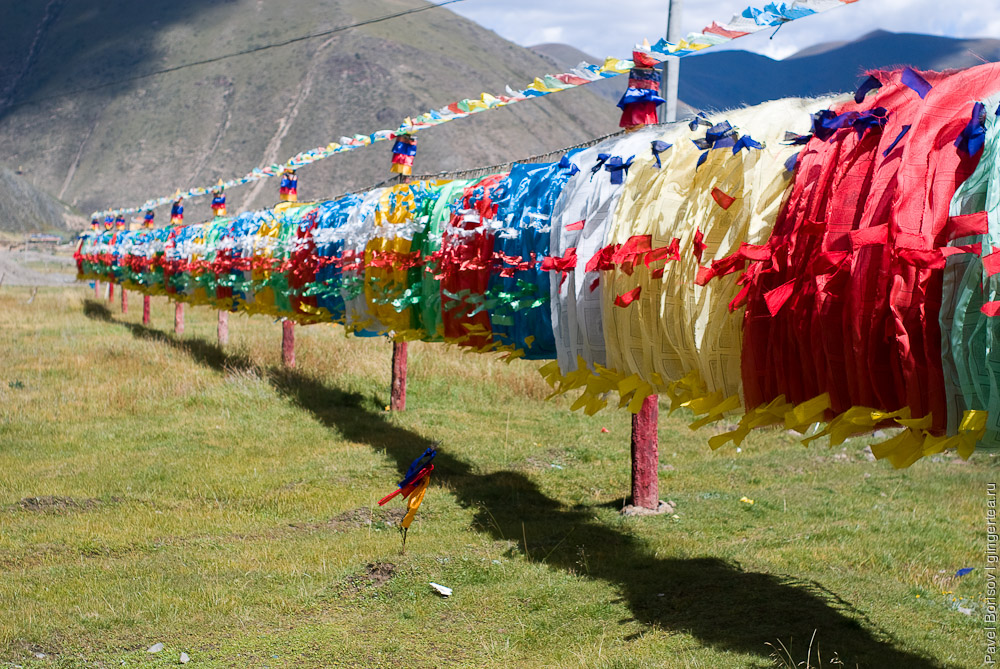 тибетские молитвенные флаги