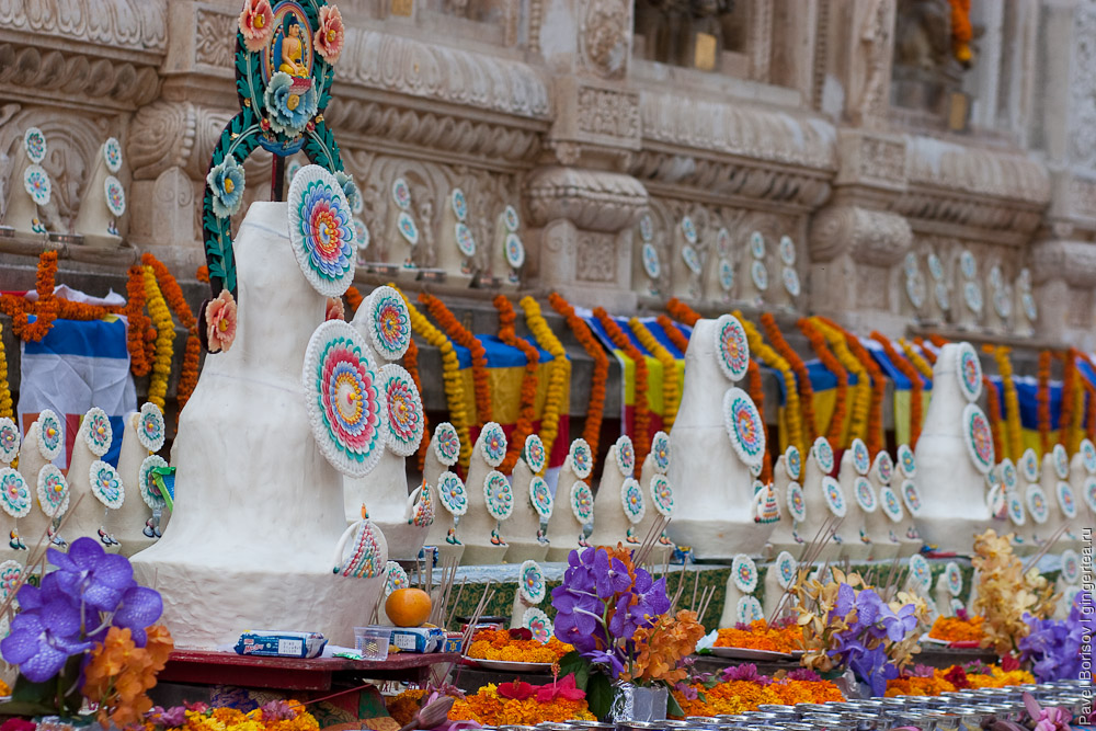 Масляные скульптуры. Фестиваль Монлам. Бодхгая. Индия