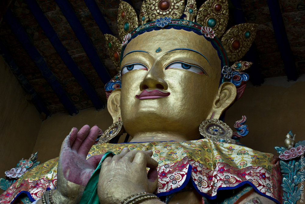статуя Будды в городе Лех в Ладакхе