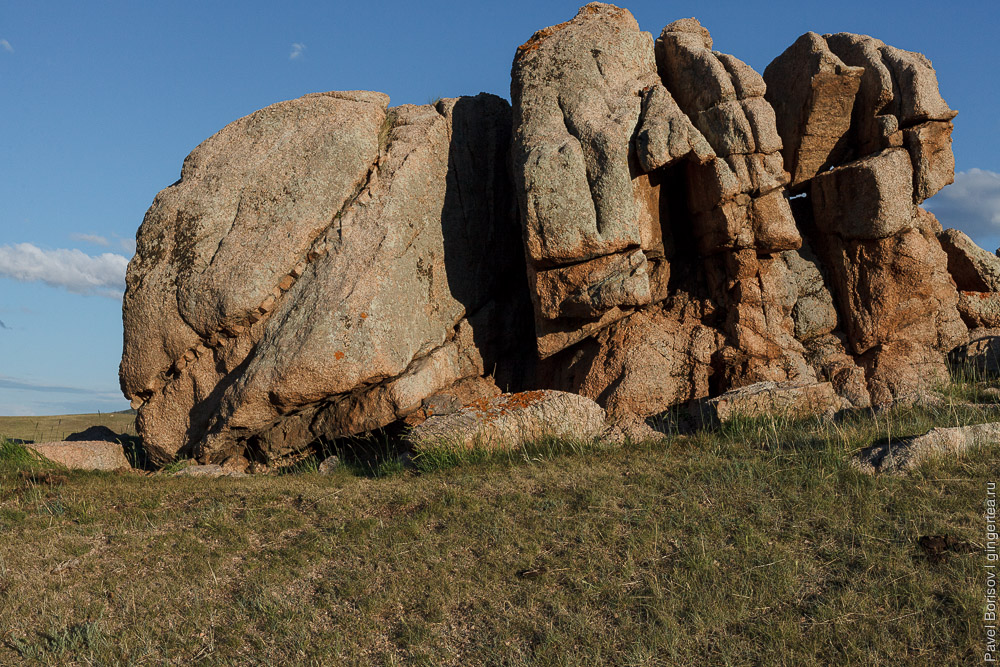 скалы-останцы в Монголии