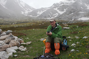 По ледникам и по лугам с четвероногим спутником: горный поход по Северной Осетии