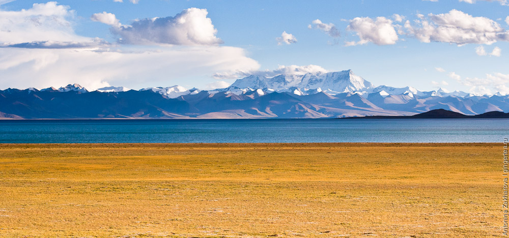 озеро Намцо и хребет Ньенчен-Тангла в Тибете