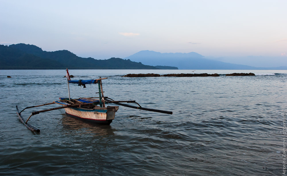 Три острова в Индонезии: Суматра, Ява, Бали