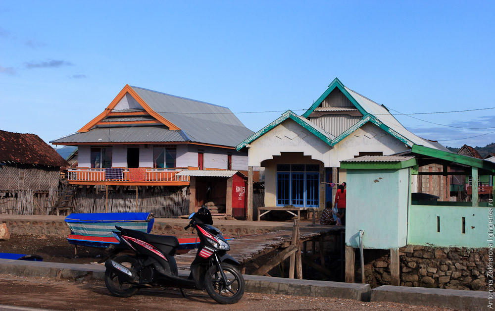 Сапе   рыбацкий поселок и порт на краю Сумбавы