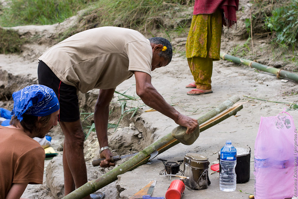 Как мы сделали бамбуковый плот и сплавились на нем по реке Нараяни (Непал)
