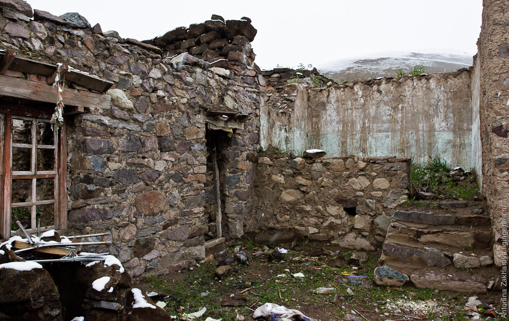 Бартсо - заброшенная деревня в Тибете
