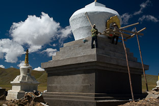 Как строят тибетские ступы