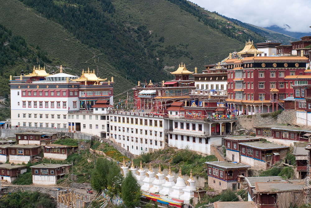 тибетские монахи
