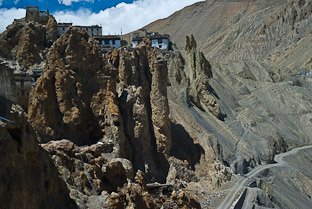 Данкар - монастырь под облаками