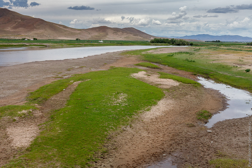 река Дэлгэр-Мурэн в Монголии
