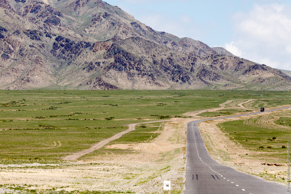 дорога через Монгольский Алтай
