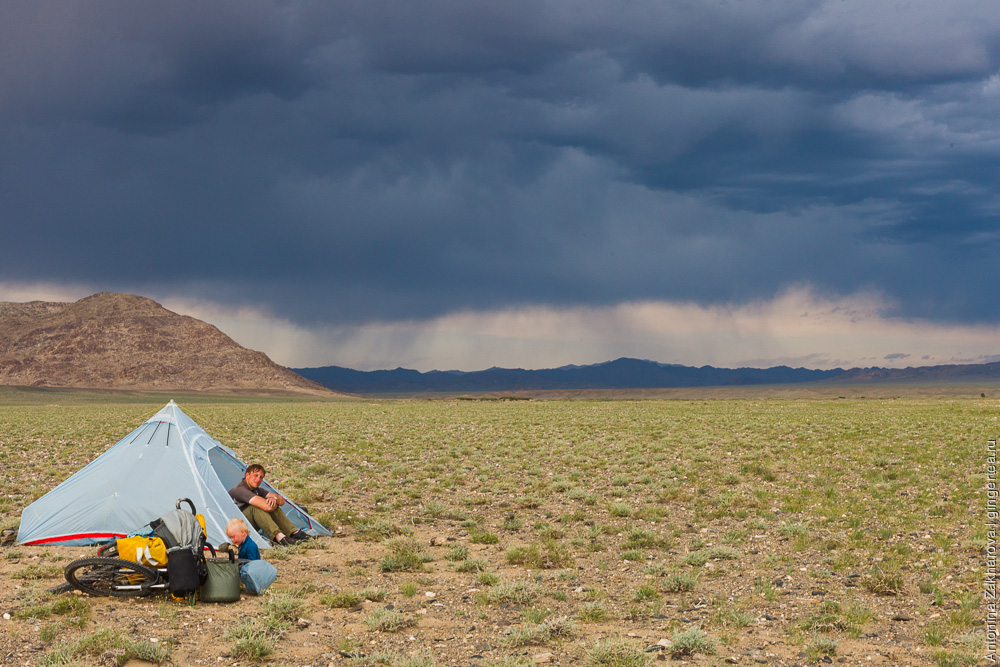 палатка в Монгольской Джунгарии
