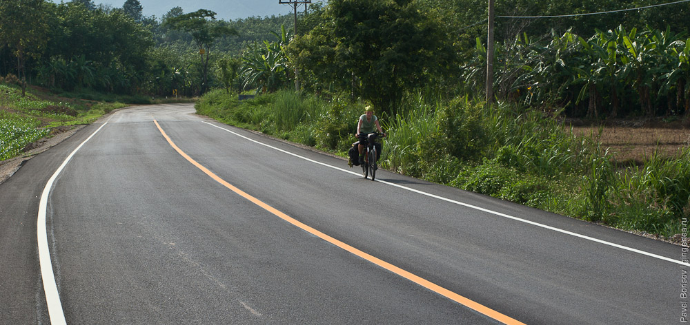 велосипедный поход в Таиланде, дорога с асфальтом